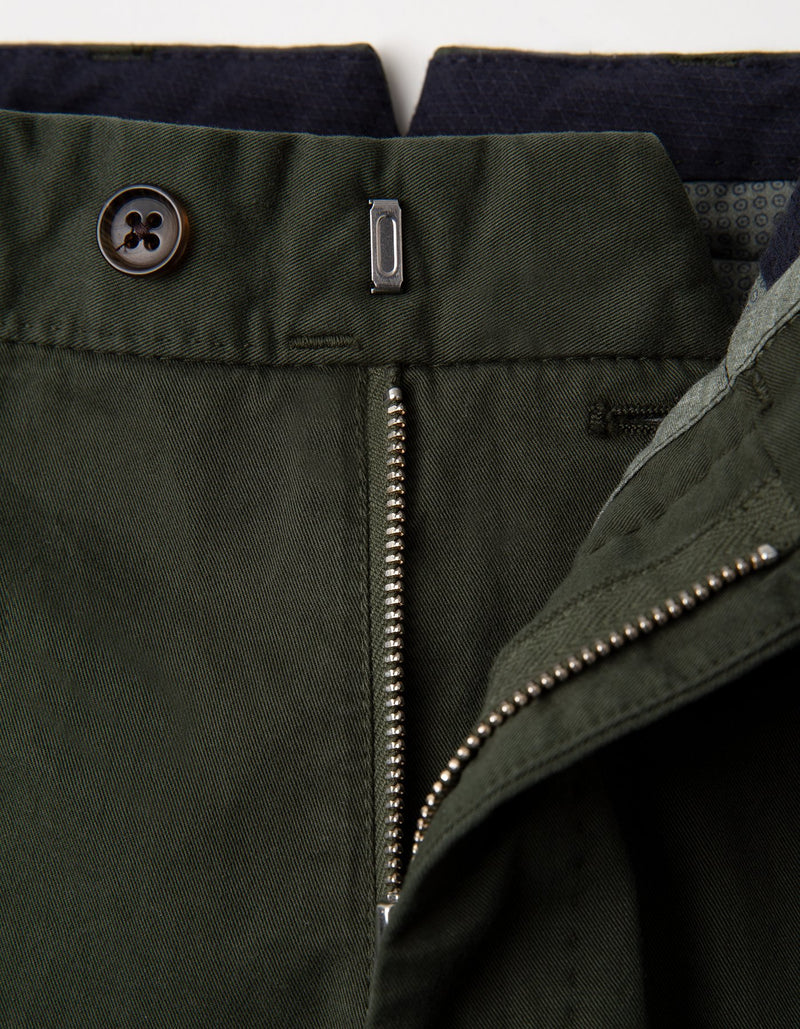 Chino_Luca_gr%C3%BCn_005_Hose_Detail.jpg